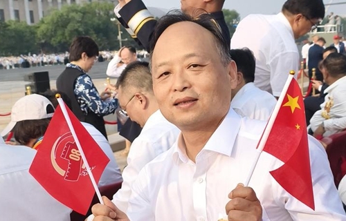 现场观礼大阅兵的全国劳动模范罗明浩：强国建设需要万千技术工人的匠心